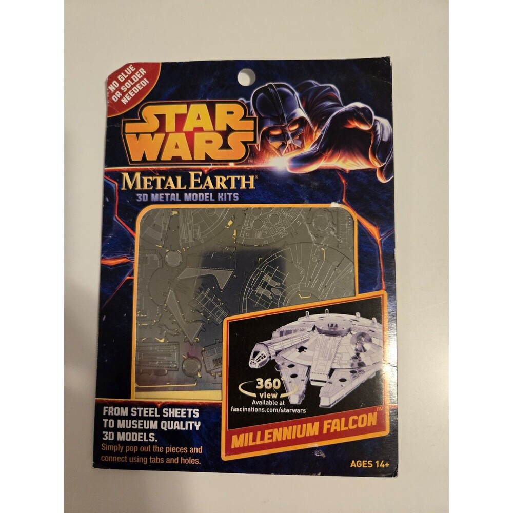 Millennium Falcon metal figure